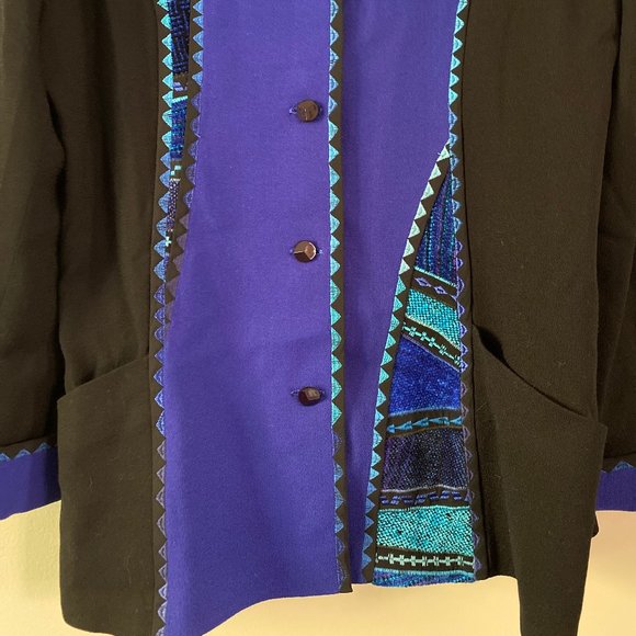 SARMITE:WEARABLE ART Statement Outerwear - Picture 6 of 13